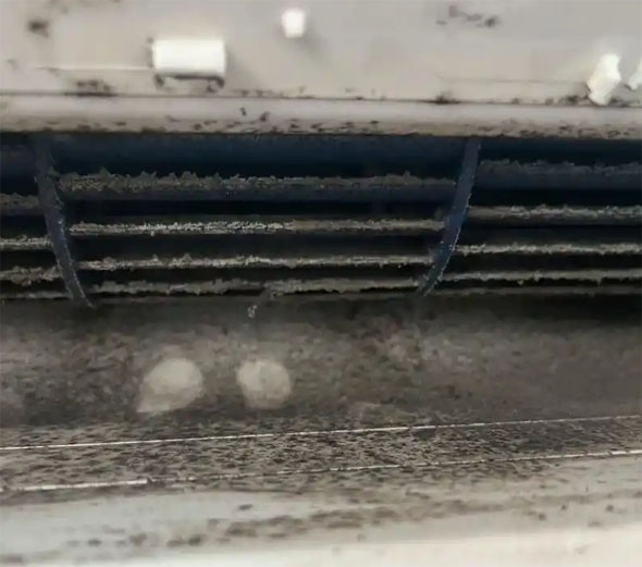 琼结空调吹的风有股烧焦味是怎么回事